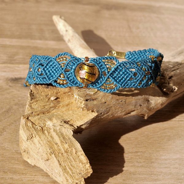 Bracelet ethnique macramé bleu pétrol et perles ambrées Crealeliam